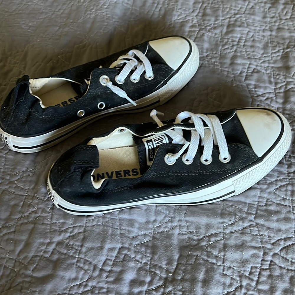 Converse both size 6